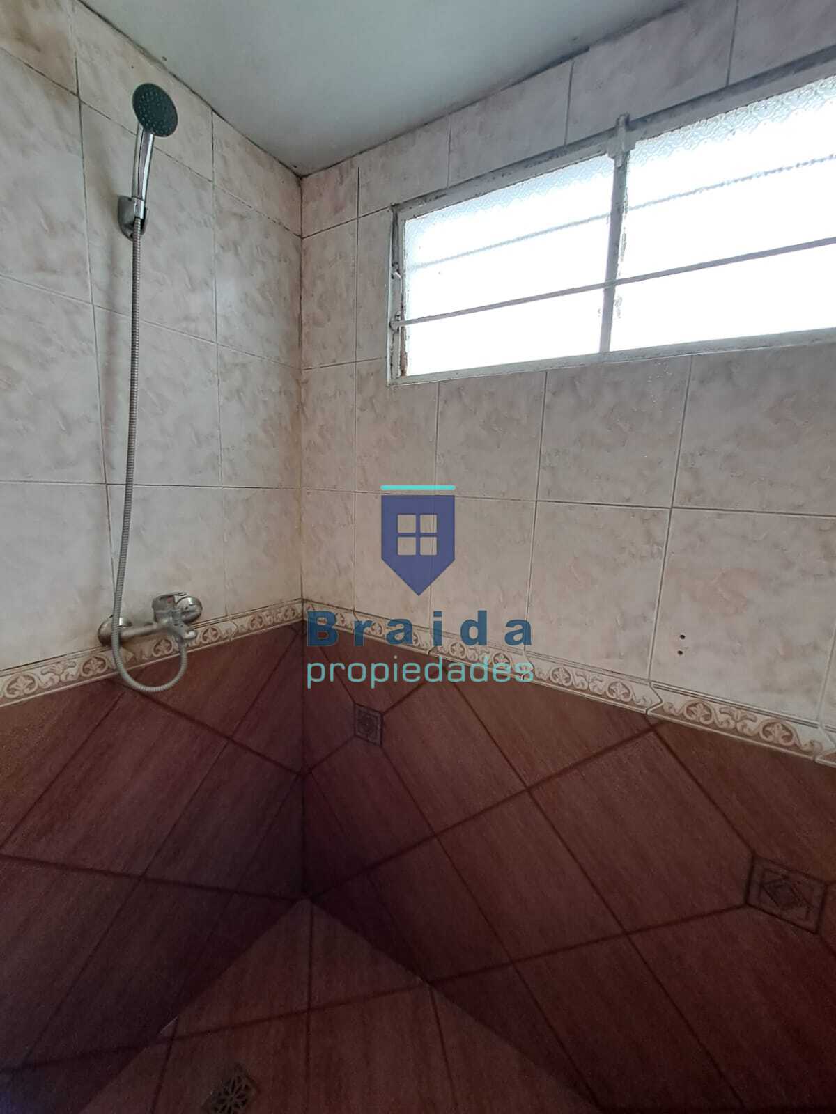 Gran casa y campo de 12 hectáreas