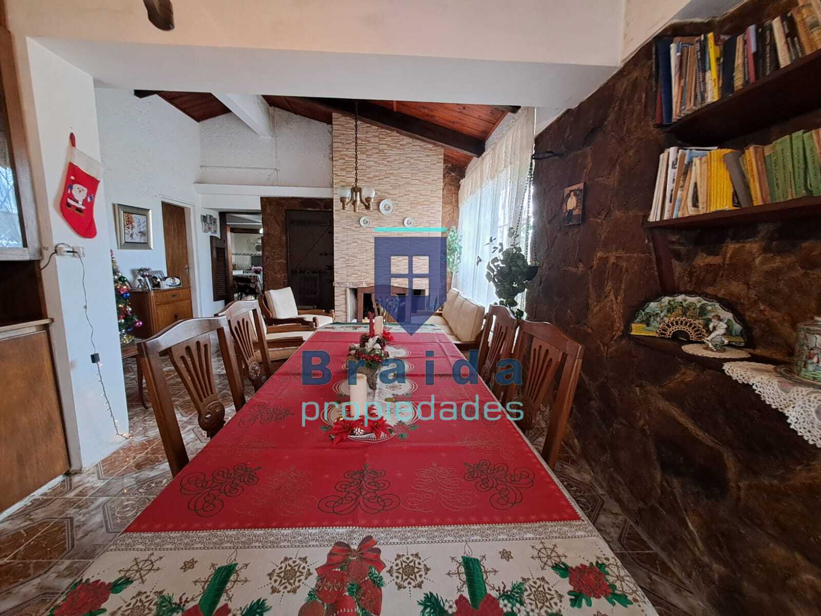 Gran casa y campo de 12 hectáreas