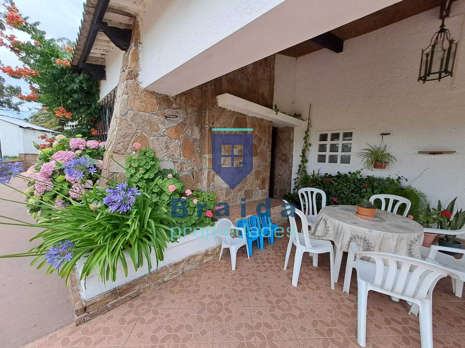 Gran casa y campo de 12 hectáreas