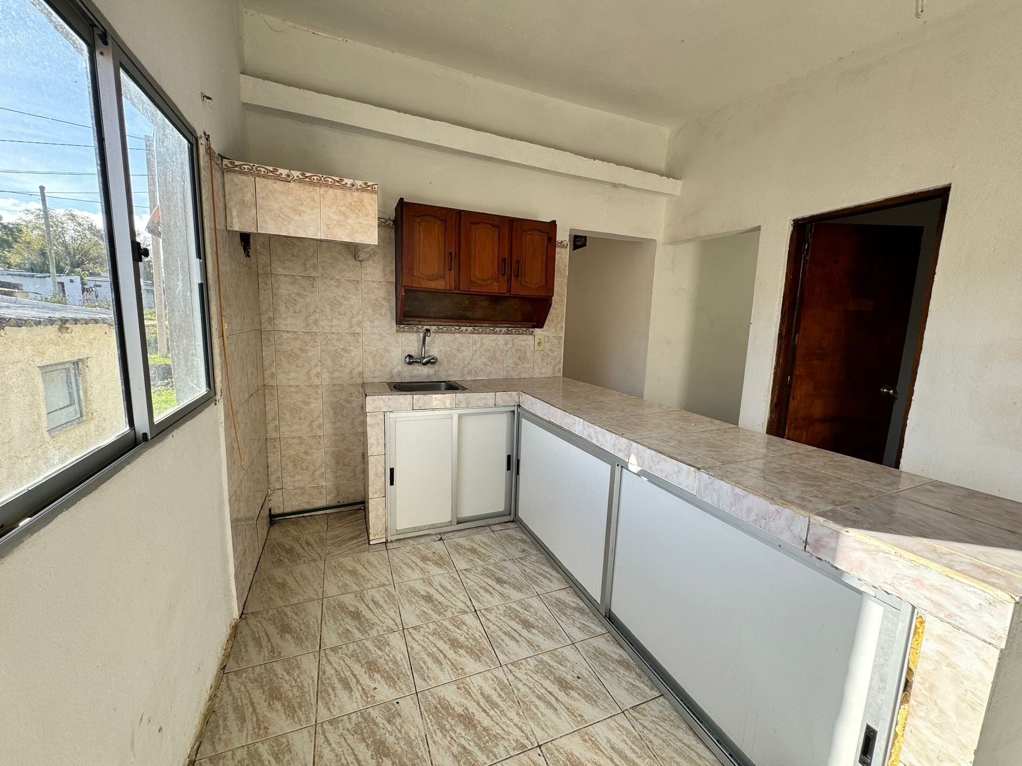 SE ALQUILA CASA TRES DORMITORIOS