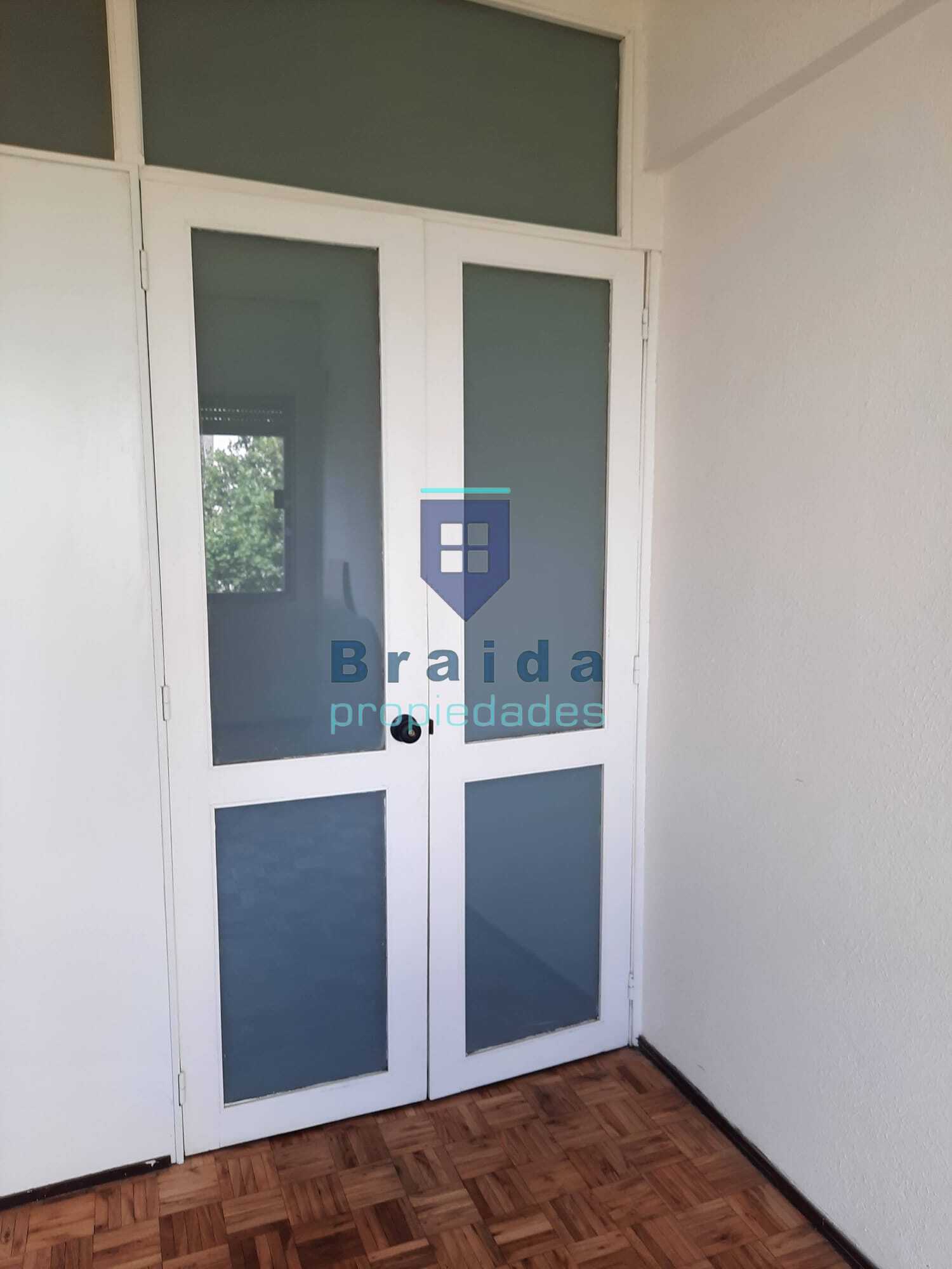 Hermoso apartamento céntrico en Montevideo semiamoblado 