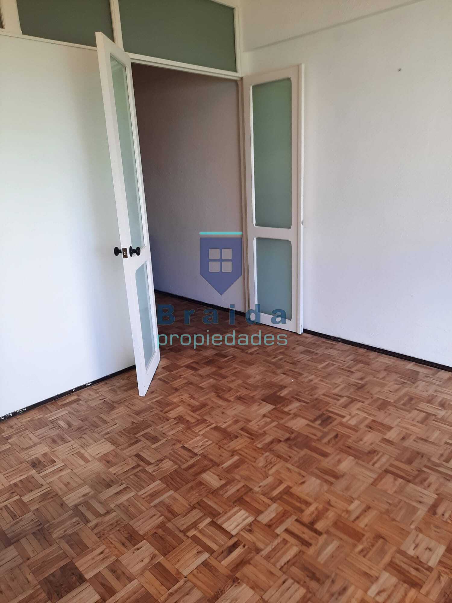 Hermoso apartamento céntrico en Montevideo semiamoblado 
