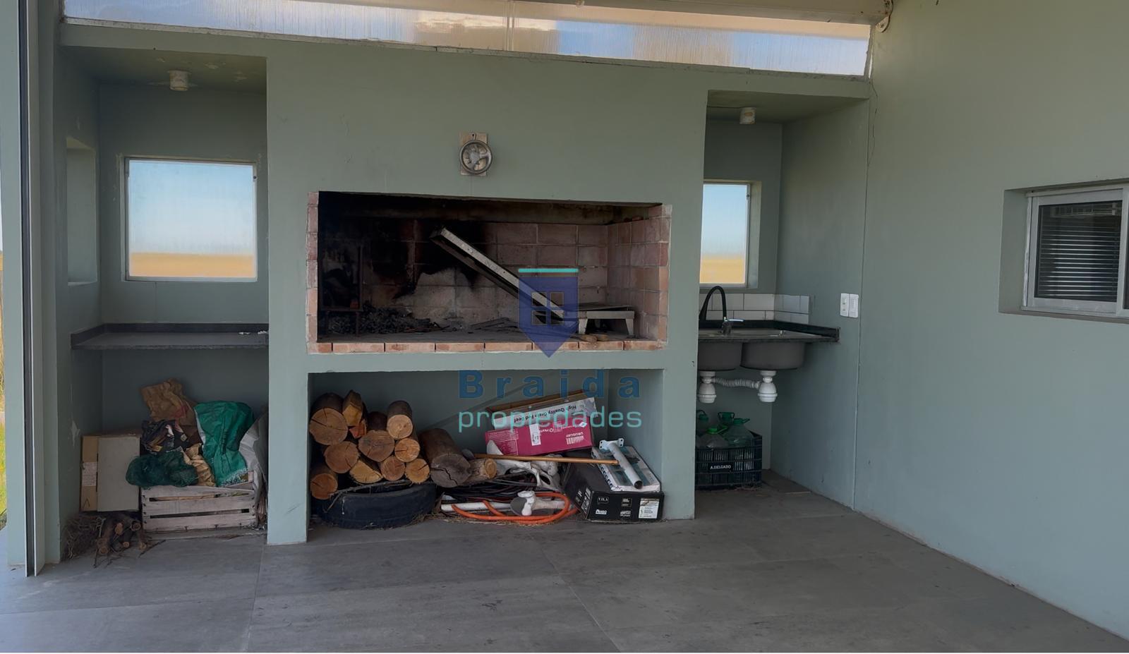 Excelente campo de 18 has con dos viviendas 