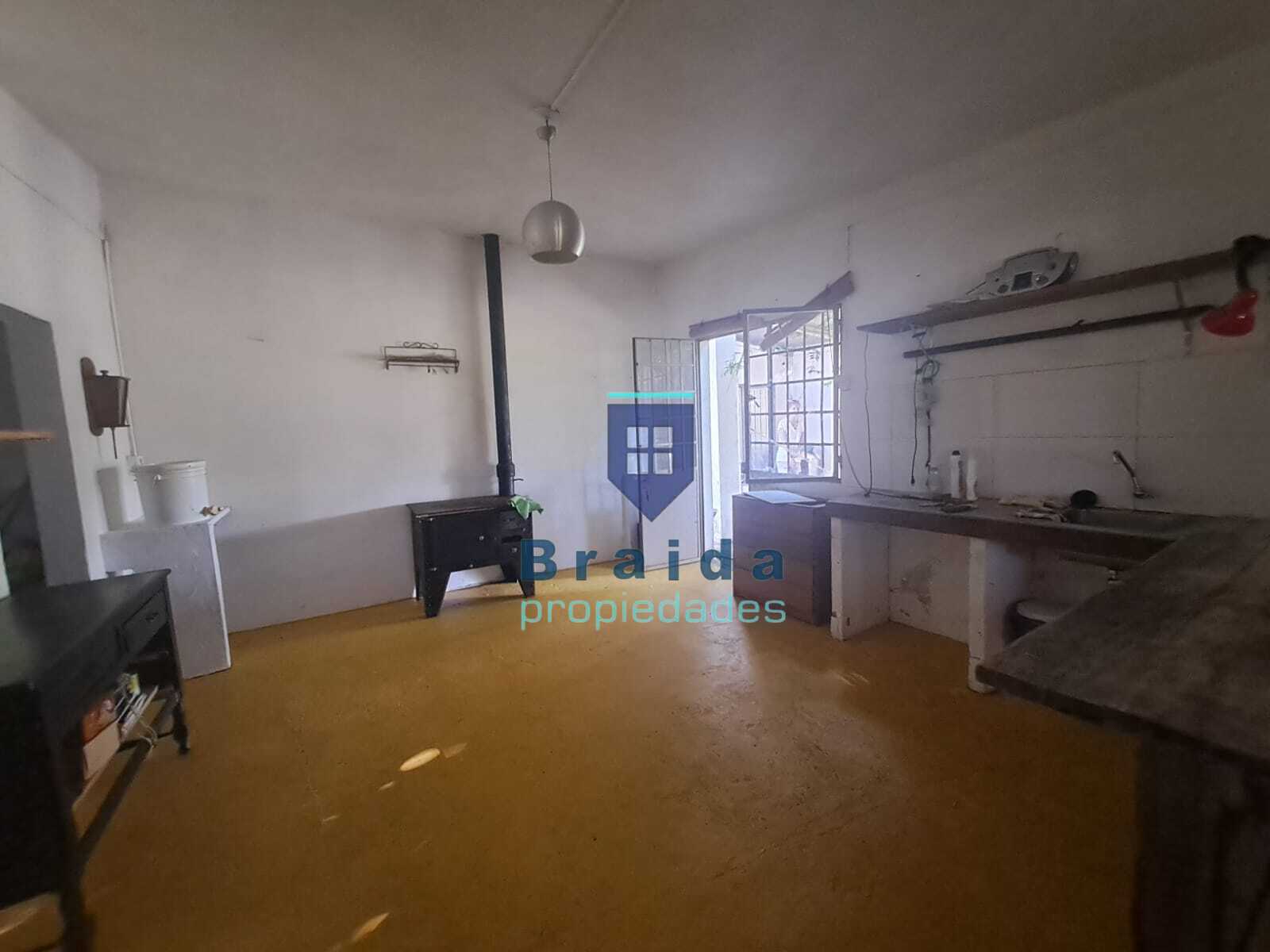 Gran chacra de 10 hectáreas con dos viviendas