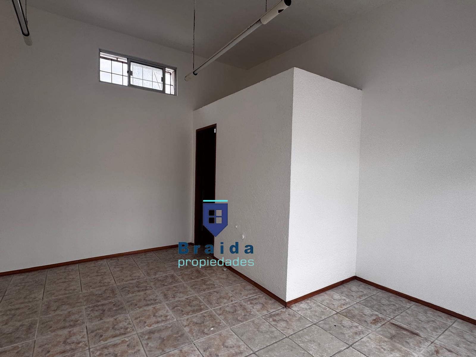 Local en excelente punto de San Jacinto