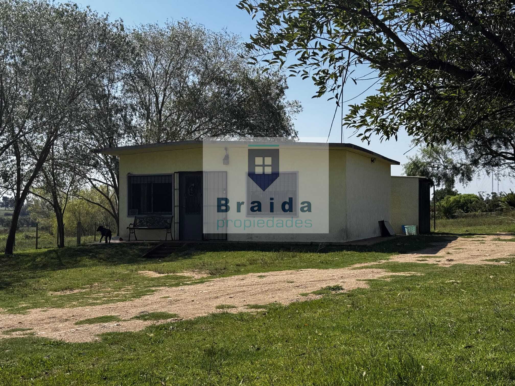 Se vende casa con más de  media hectárea de terreno. En San Jacinto