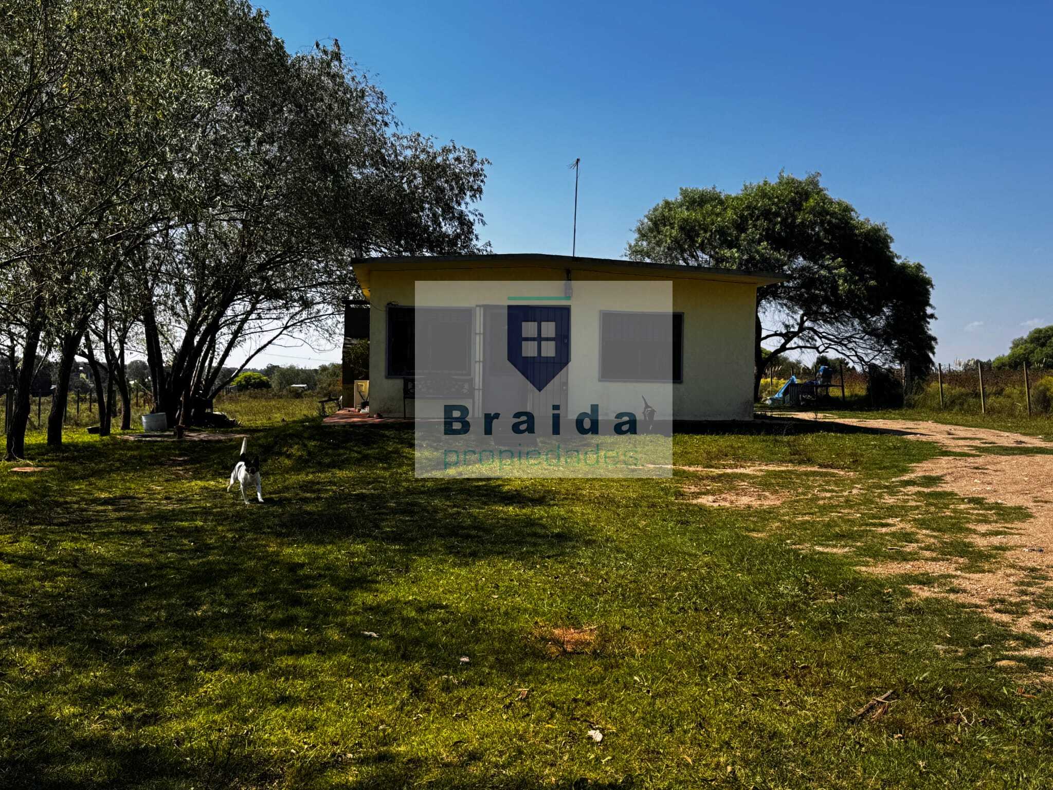 Se vende casa con más de  media hectárea de terreno. En San Jacinto