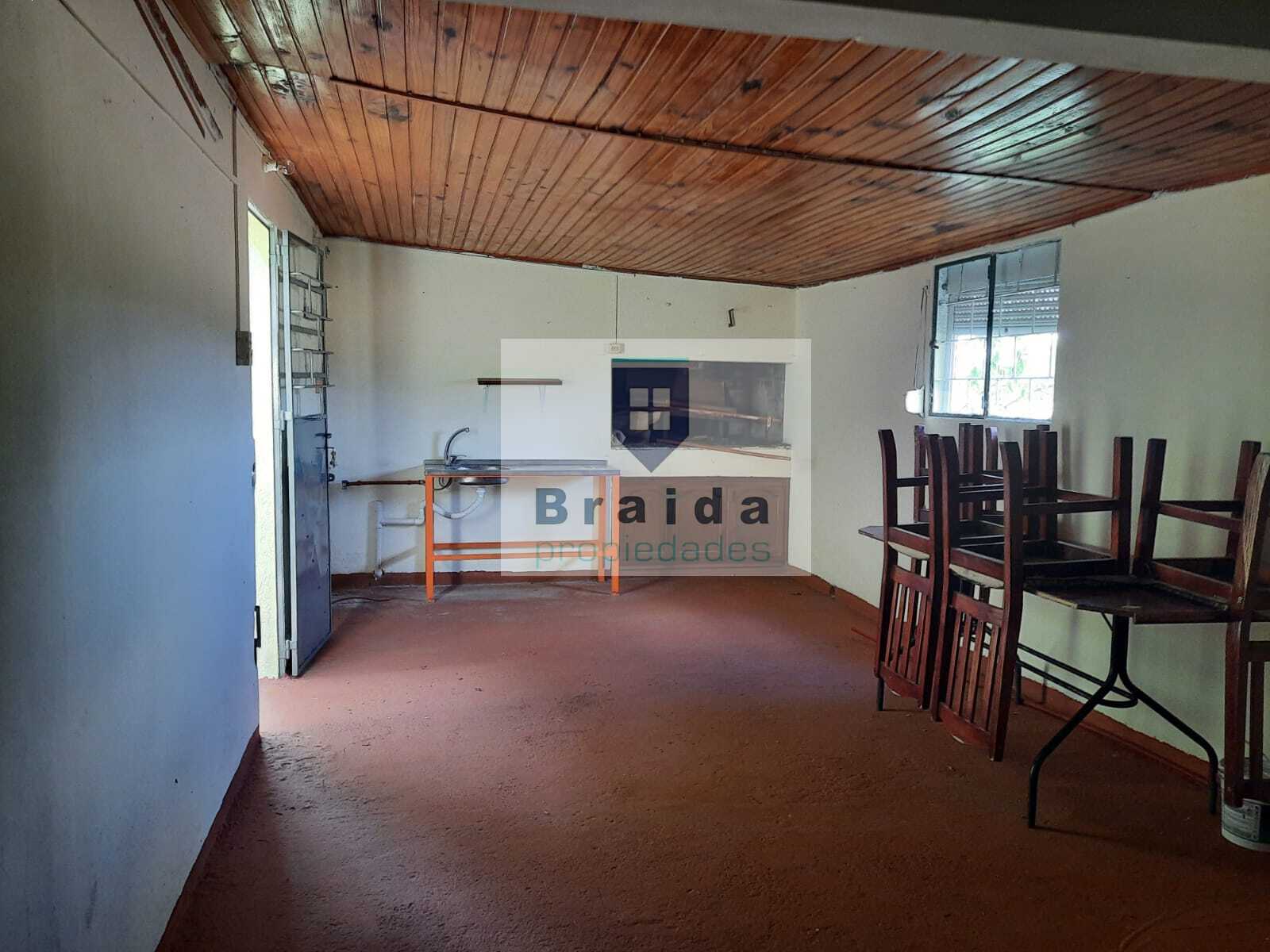 Se vende casa con más de  media hectárea de terreno. En San Jacinto