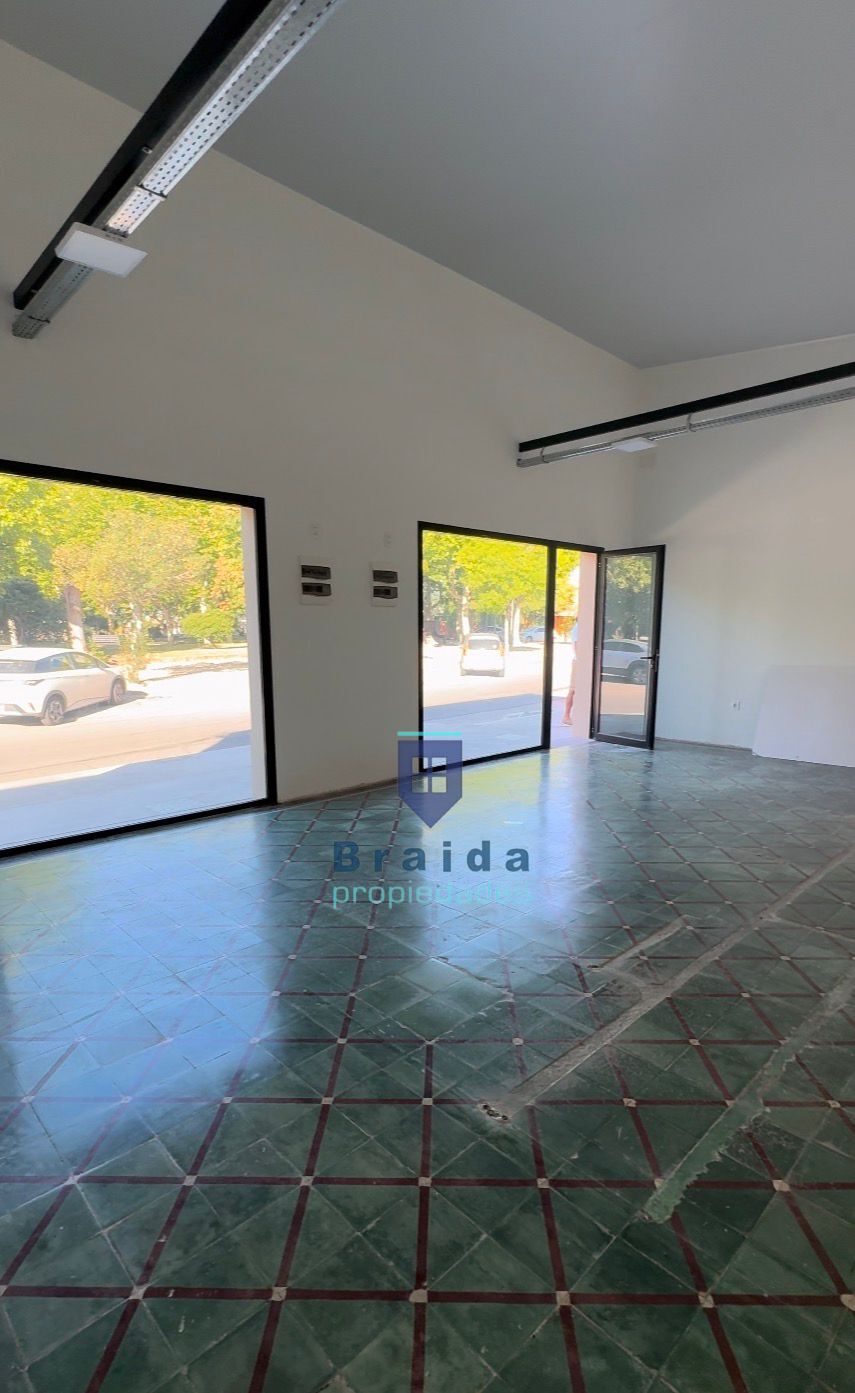 Hermosos locales comerciales en zona céntrica de San Jacinto