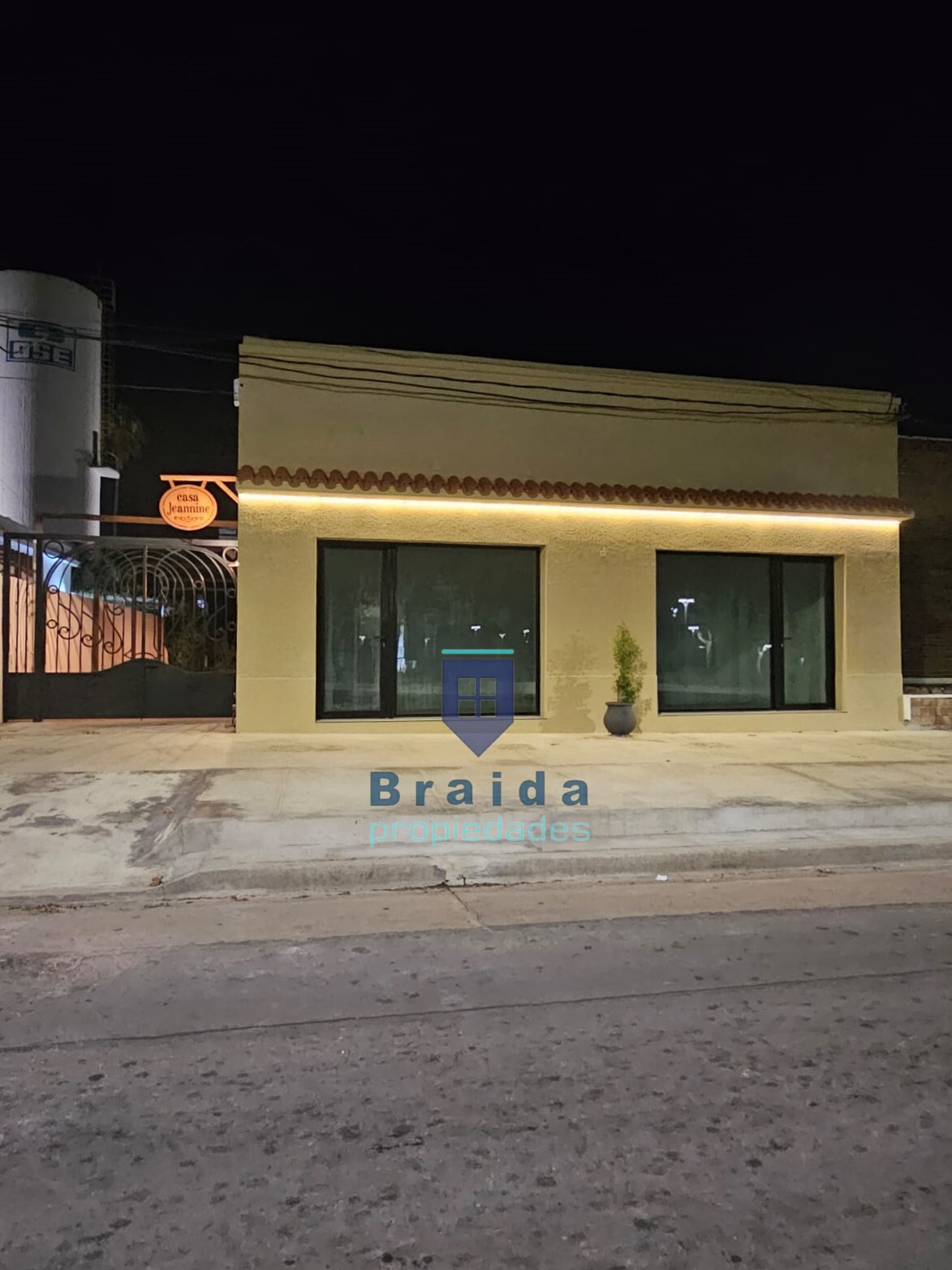 Hermosos locales comerciales en zona céntrica de San Jacinto