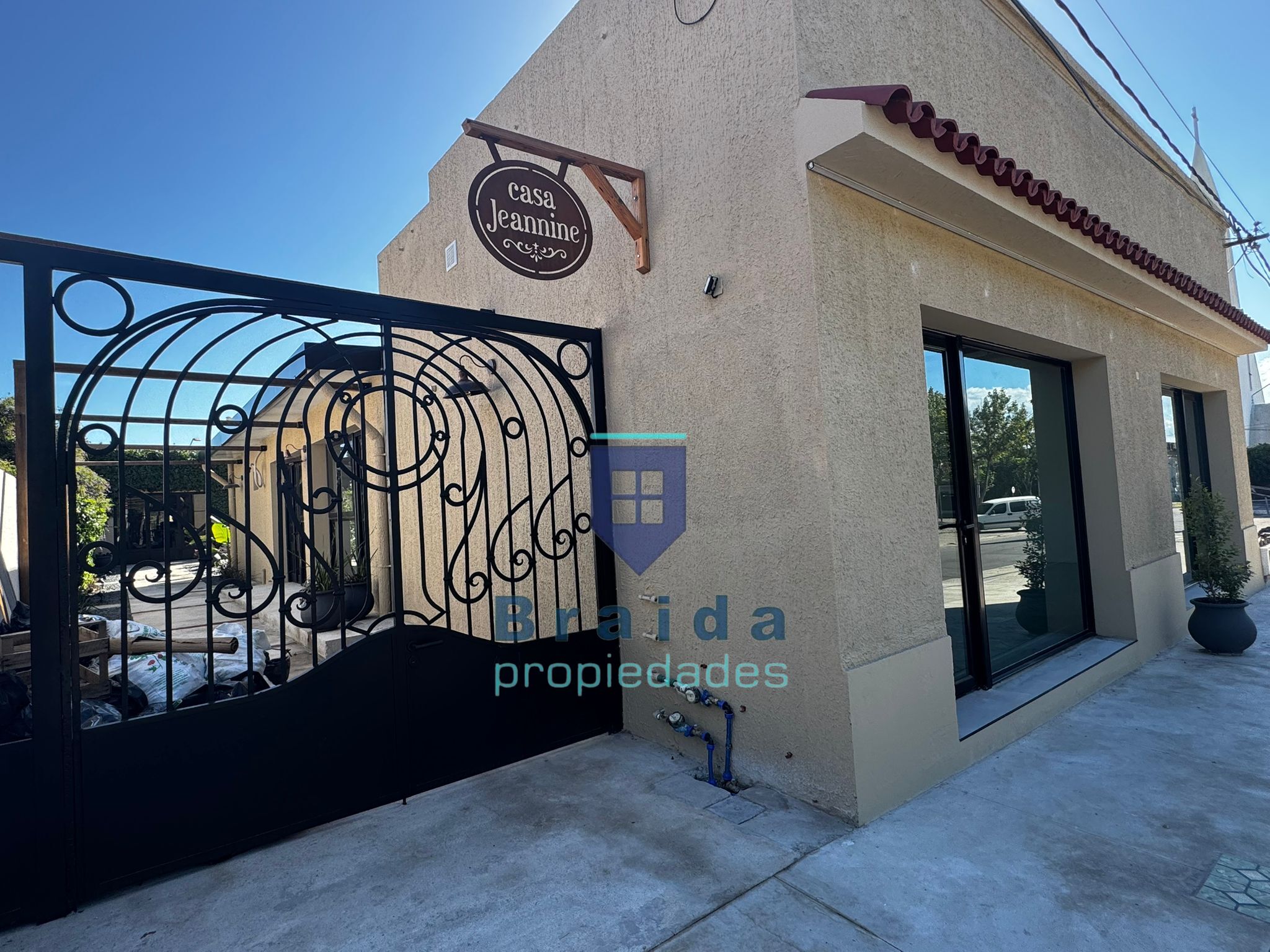 Hermosos locales comerciales en zona céntrica de San Jacinto