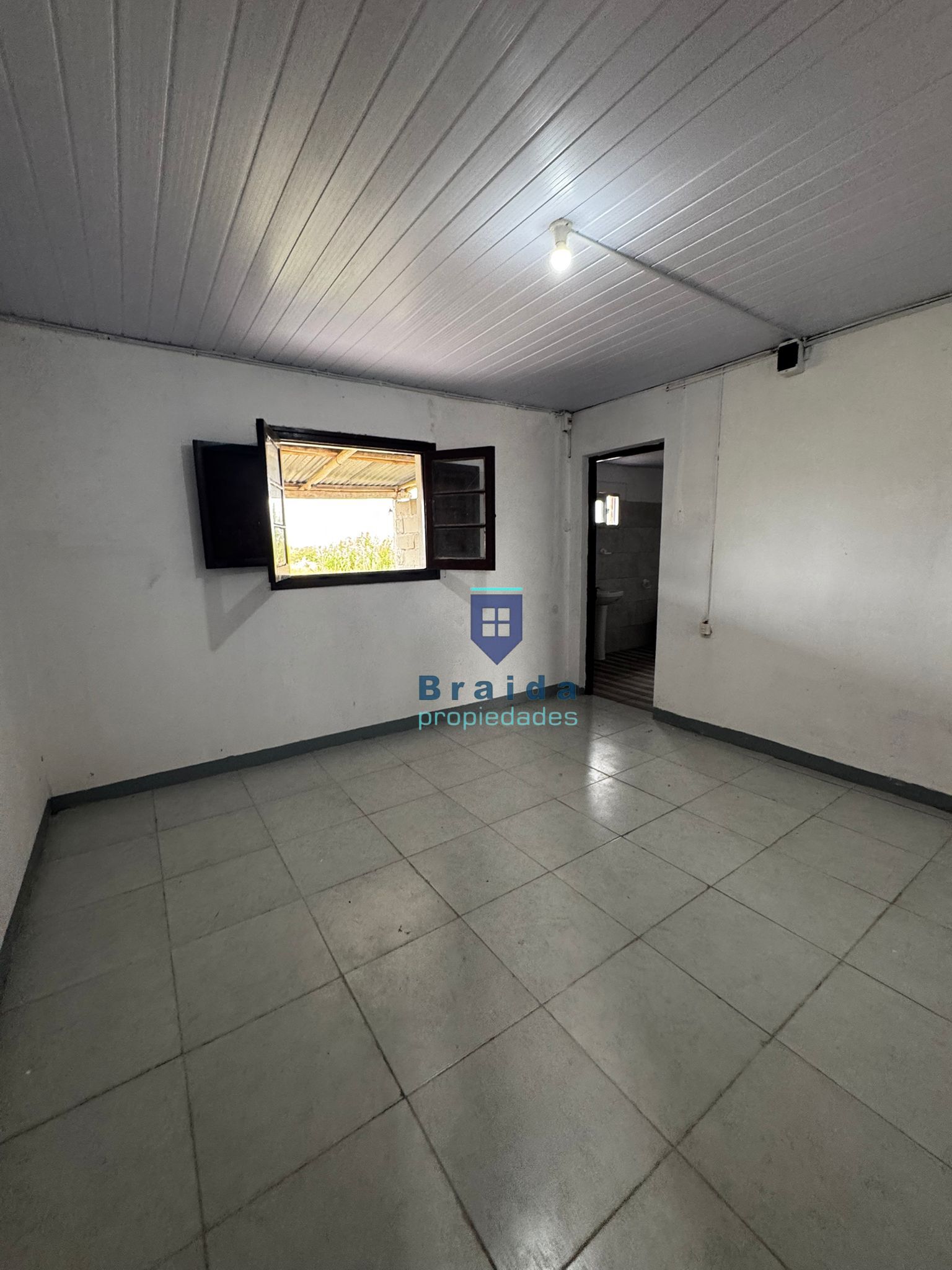 Gran casa con 3has de campo