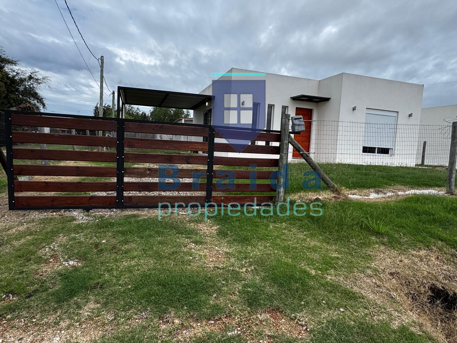 Hermosa vivienda de dos dormitorios en San Jacinto