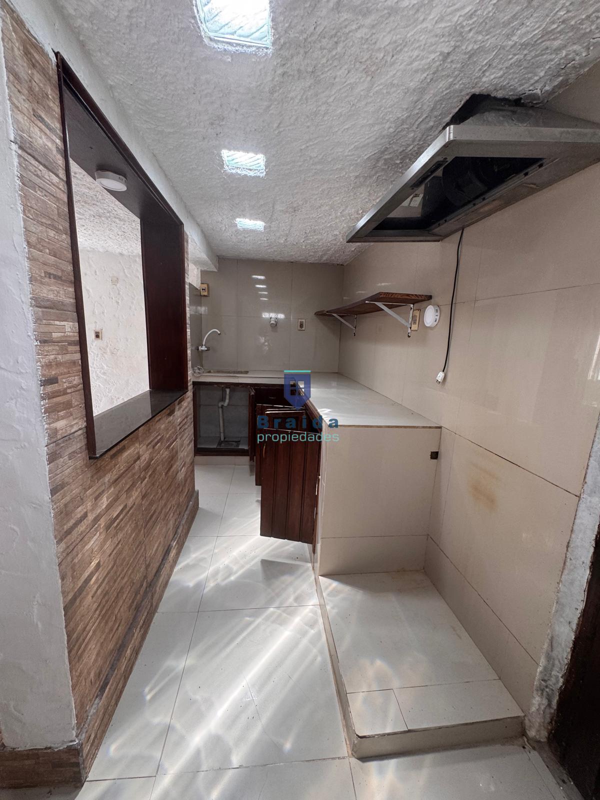 Gran vivienda de 2 dormitorios a cuadras de la plaza